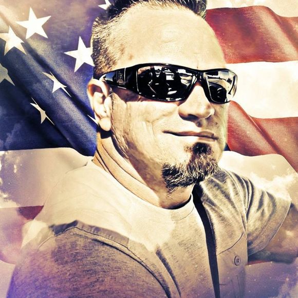 Meet your Posher, Robert - Picture 1 of 1